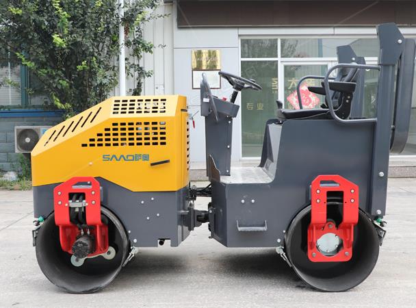 小型<font color='red'><font color='red'>壓路機(jī)</font></font>停放時(shí)，方向